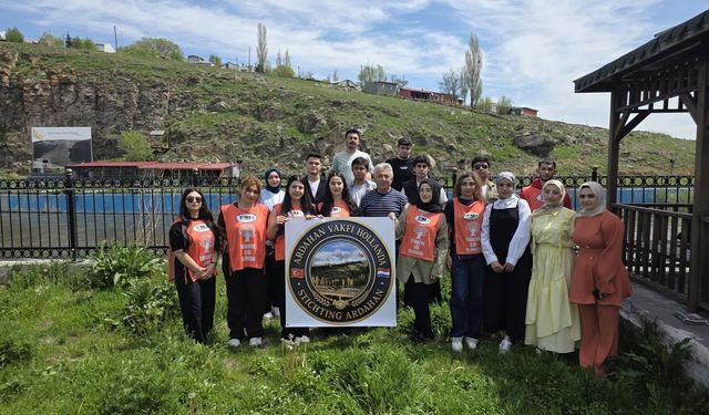 Ardahan'da fidanlar toprakla buluşuyor