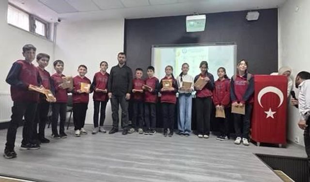 Genç yürekler Peygamberimizi anlamak için yarıştı