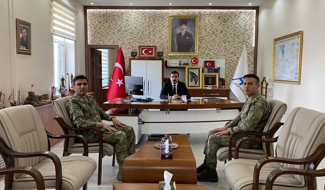 Çıldır 2. Hudut Tabur Komutanı Günfer’den Kaymakam Akköz’e ziyaret