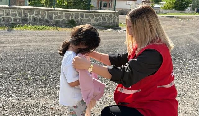 Kızılay'dan çocuklara yardım eli