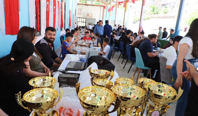 Hakkâri’de satranç heyecanı sona erdi: 120 sporcu yarıştı