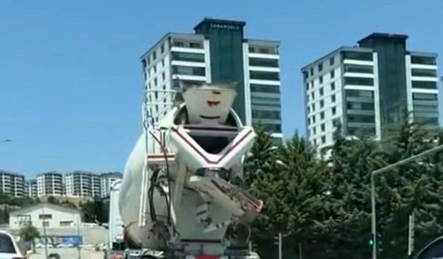 Beton Mikserinden Yola Harç Taştı, O Anlar Kamerada