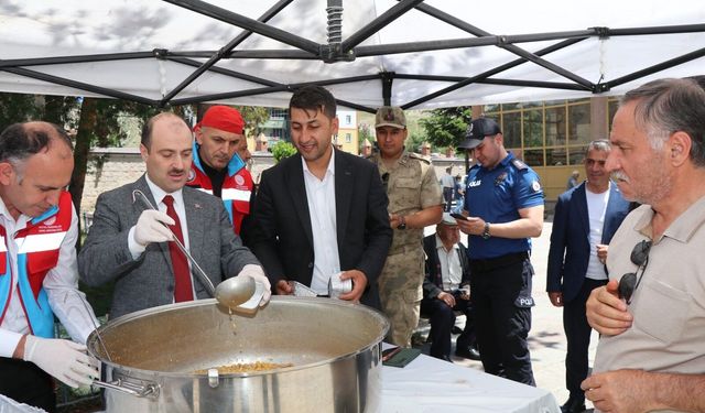 Oltu’da Muharrem ayı dolayısıyla aşure ikramı