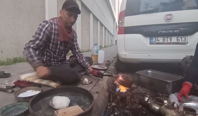 Kars'ta unutulmaya yüz tutan kalaycılığı karı-koca yaşatıyor
