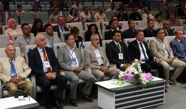 Van YYÜ'de Mühendislik Jeolojisi ve Jeoteknik Sempozyumu başladı