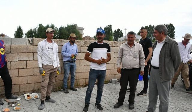 Patnos'ta yol ve kaldırım çalışmaları sürüyor