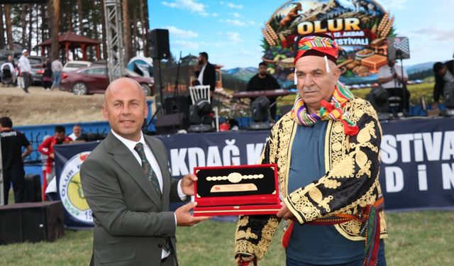 Akdağ Karakucak Güreşleri'nde başpehlivan Kenan Gör oldu