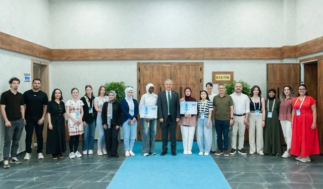 13 ülkeden gelen öğrenciler EBYÜ'de Türkçe öğreniyor