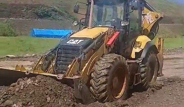 Tekman'da sağanak yağış setleri yıktı