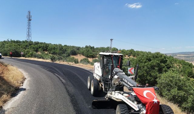 Elazığ’ın köy yollarında iyileştirme çalışmaları sürüyor