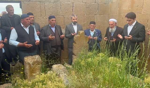 Tekman Kaymakamı Demirkol'dan Şeyh Süleyman Efendi Türbesi'ne ziyaret