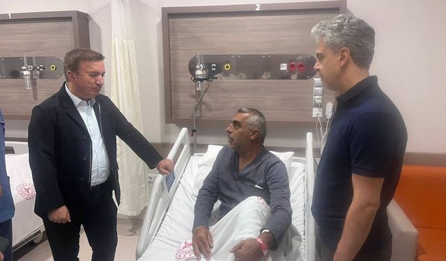 Vali Aydoğdu'dan tedavi gören Belediye Başkanı Güneş'e ziyaret