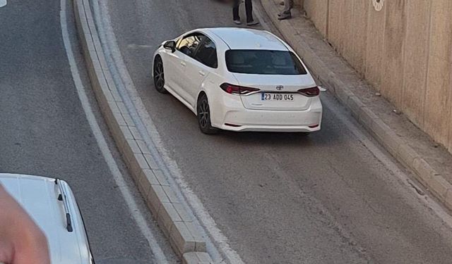 Elazığ’da katlı kavşaktan düşen vatandaş yaralandı