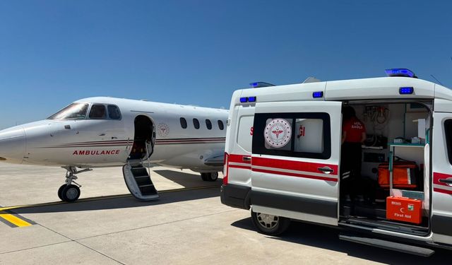 Bingöl'de ambulans uçak 4 aylık bebek için havalandı
