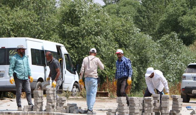 Dörtyol Köyünde Kilitli Parke Taşı Çalışmaları Başladı