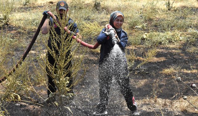 Van'ın tek kadın itfaiyecisi meslektaşlarıyla omuz omuza görev yapıyor