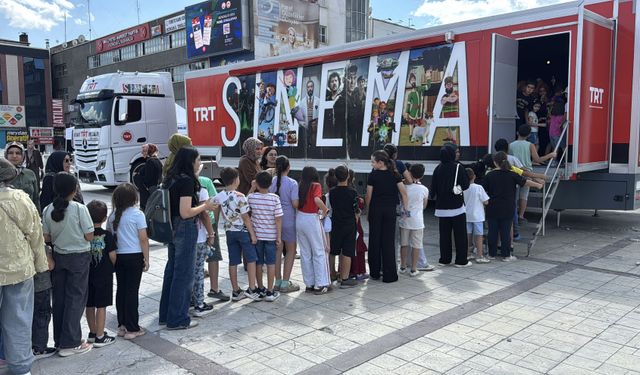 Erzincan'da TRT Sinema Tırı yaklaşık 3 bin çocuğa sinema keyfi yaşattı