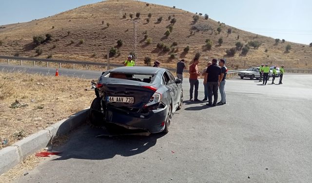 Malatya'da iki otomobil çarpıştı: 8 yaralı