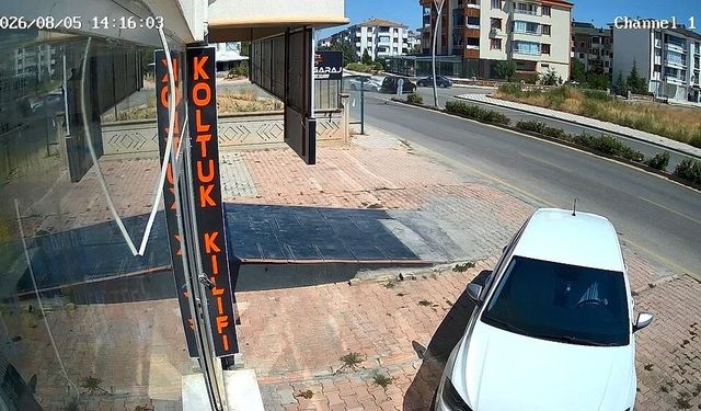 Her gün kaza olan bulvarda, esnaflar korkudan işyerlerinin önünde oturamıyor