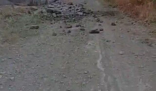 Tunceli'de heyelan anı kameralara yansıdı