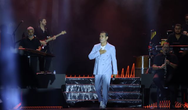 Ferhat Göçer'in şarkılarıyla Malatya Kültür Yolu Festivali'ne veda edildi