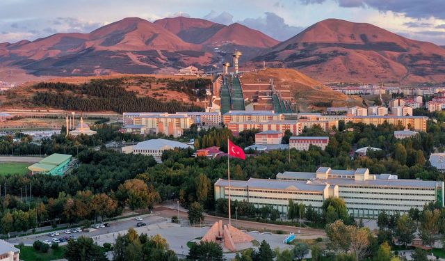 Atatürk Üniversitesi ARWU 2026’da Türkiye 6’ncısı, dünyada ilk 900’de