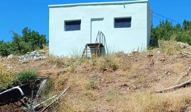 Alacakaya'nın köylerinde su depoları yenilendi