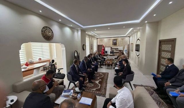 Kars Valisi Polat, Arpaçay’da çalışmaları değerlendirdi