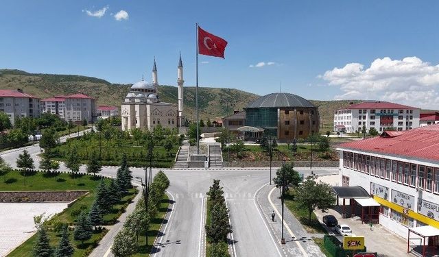İstanbul'da eğitim ve 50 bin TL'lik burs, Bitlis'i köklü üniversitelerin önüne geçirdi