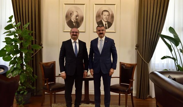 Rektör Hacımüftüoğlu’ndan MGK Genel Sekreteri Okay Memiş’e ziyaret