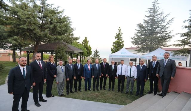 YÖK Başkanı Özvar, bölge üniversiteleri rektörleriyle Ahlat’ta bir araya geldi