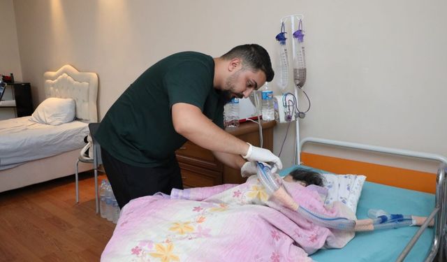 Aşçılığı bıraktı, 3 yıldır hayatını annesine adadı