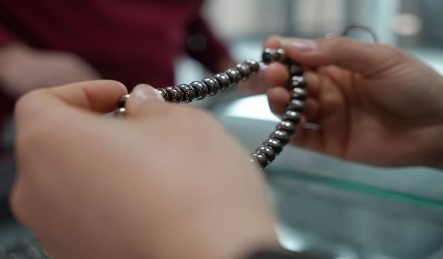 Brezilya’nın kuka meyvesi Erzincan’da tespihlere dönüşüyor