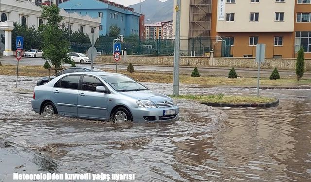 Meteorolojiden kuvvetli yağış uyarısı