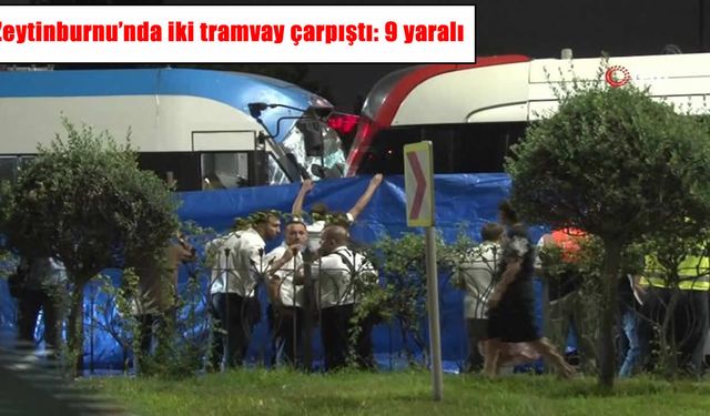 Zeytinburnu'nda tramvaylar kafa kafaya çarpıştı!