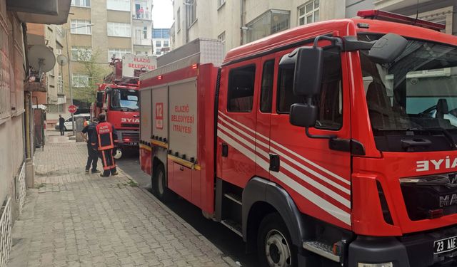 Elazığ’da çatı yangını ihbarı ekipleri alarma geçirdi
