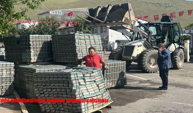 Çıldır Belediyesi’nden kaldırım yenileme çalışması