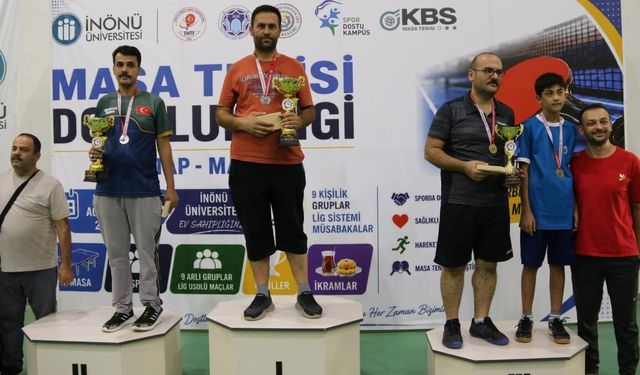 Malatya’da Masa Tenisi Dostluk Ligi’nde kupalar sahiplerini buldu