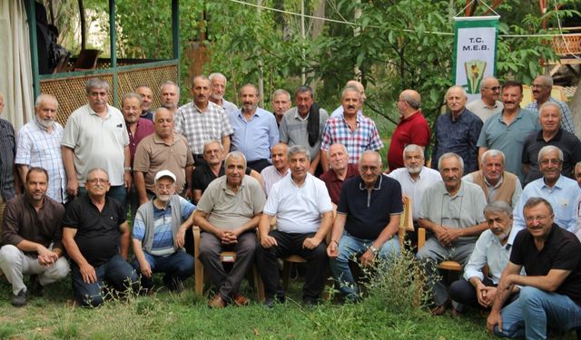 Darende Lisesi mezunları 50 yıl sonra da dostluklarını sürdürüyor