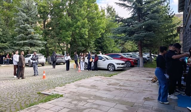 Kars’ta konservatuvar hayali kuran öğrenciler için yetenek sınavı heyecanı