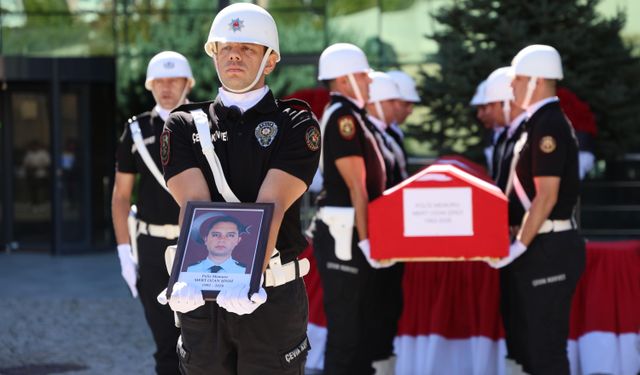 Elazığ’da trafik kazasında hayatını kaybeden polis, memleketine uğurlandı