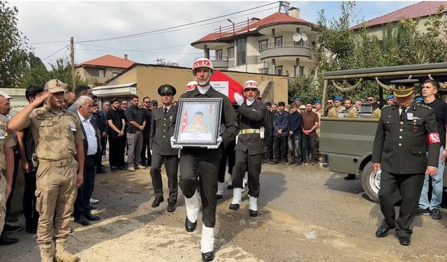 Yüksekova’nın şehidi gözyaşları arasında toprağa verildi