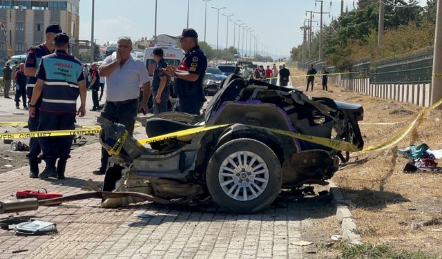 Elazığ’da iki otomobil çarpıştı: 2 ölü, 2 yaralı