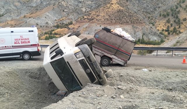 Malatya’da tarım işçilerini taşıyan minibüs devrildi: Yaralanan yok