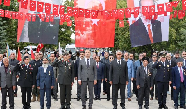 Ağrı’da Gaziler Günü dolayısıyla tören düzenlendi