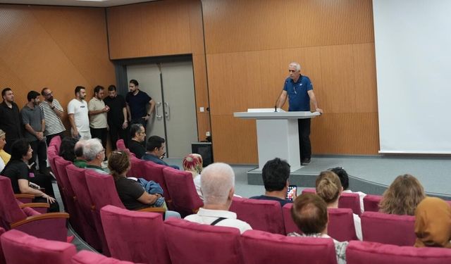 İnönü Üniversitesi’nde akademisyenlere dijital podyum eğitimi