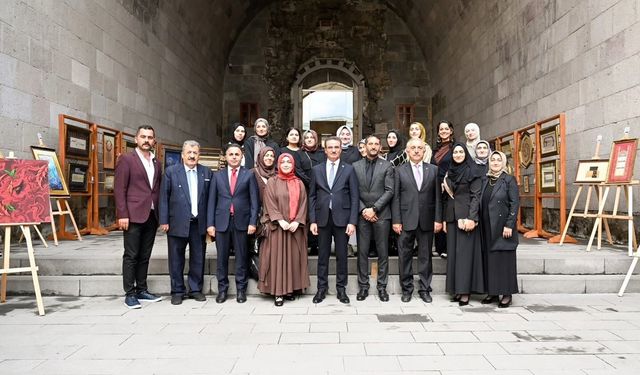 Erzurum’un kadim izleri Çifte Minareli Medrese’de sanatseverlerle buluştu