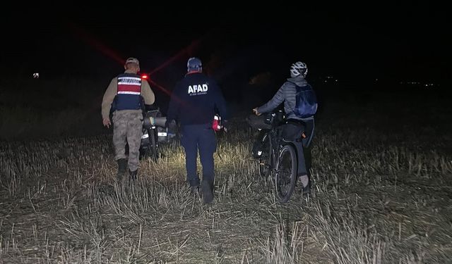 Kars'ta mahsur kalan 2 yabancı turist ekiplerin nefes kesen operasyonuyla kurtarıldı