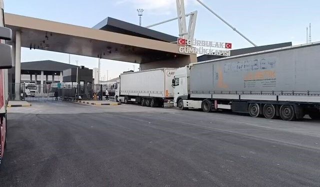 Gürbulak Gümrük Kapısı’nda tır kuyruğu oluştu