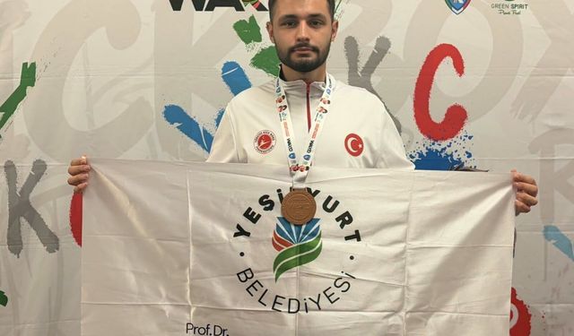 Yeşilyurt Belediyesporlu Ömer Faruk Yılmaz dünya üçüncüsü oldu